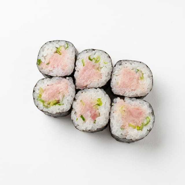 Yellowtail Scallion Roll.